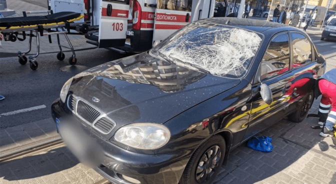 На вулиці Хмельницького у Львові 31-річний водій збив двох жінок