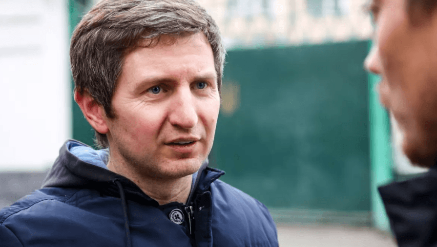 Стахів в суді просив прокурора про «чоловічий вчинок». Як у Львові пройшло нове засідання