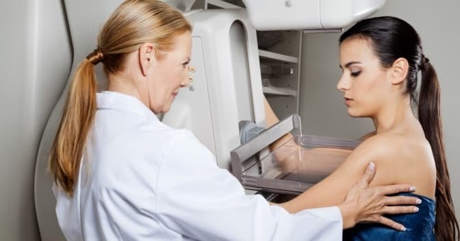 Лікування раку молочної залози та репродуктологія: чи можлива вагітність та як перестрахуватись