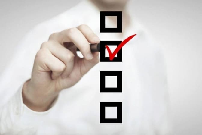 На 5 запитань від Зеленського пропонують відповісти не на всіх львівських дільницях