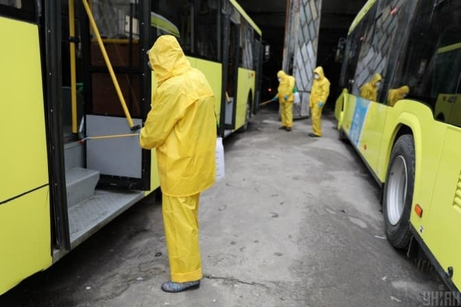 Нові обмеження у Львові та гроші для Коломойського. Головне за ніч і минулу добу