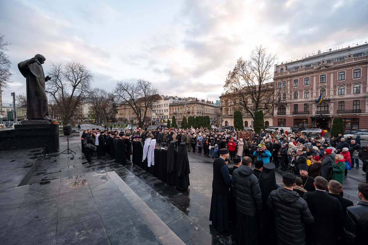 У Львові вшанували пам'ять жертв Голодоморів. Фоторепортаж