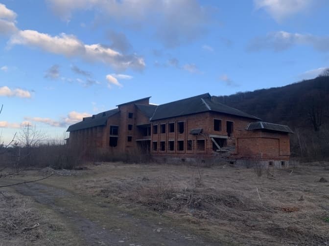 Школу-довгобуд на Львівщині планують продати за 594 тис. грн