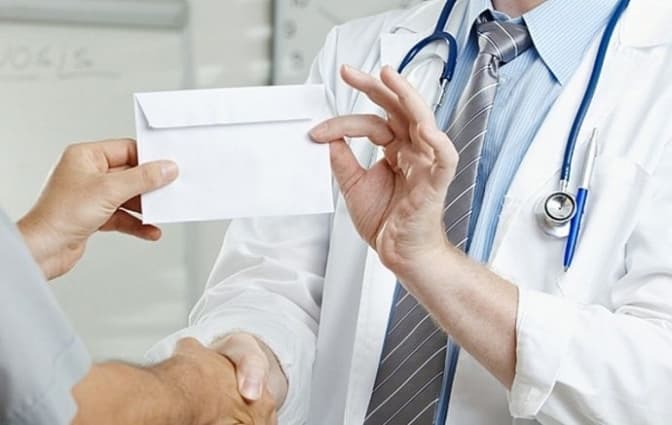 Екскерівника лікарні на Львівщині підозрюють у розтраті на понад мільйон гривень