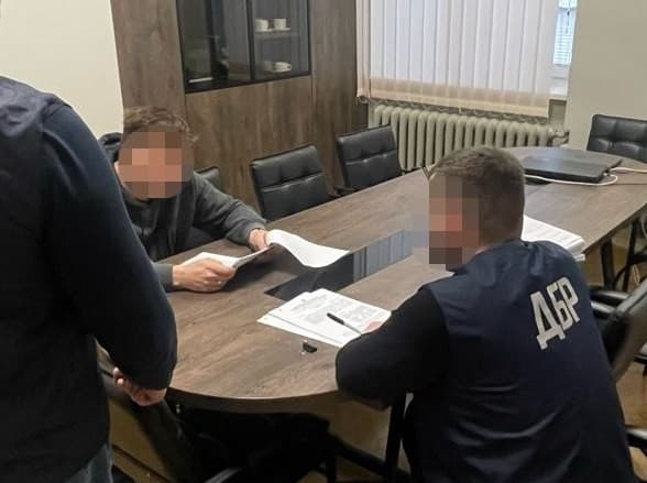 Правоохоронець за 5 тис. доларів переправив ухилянтів за кордон на Львівщині