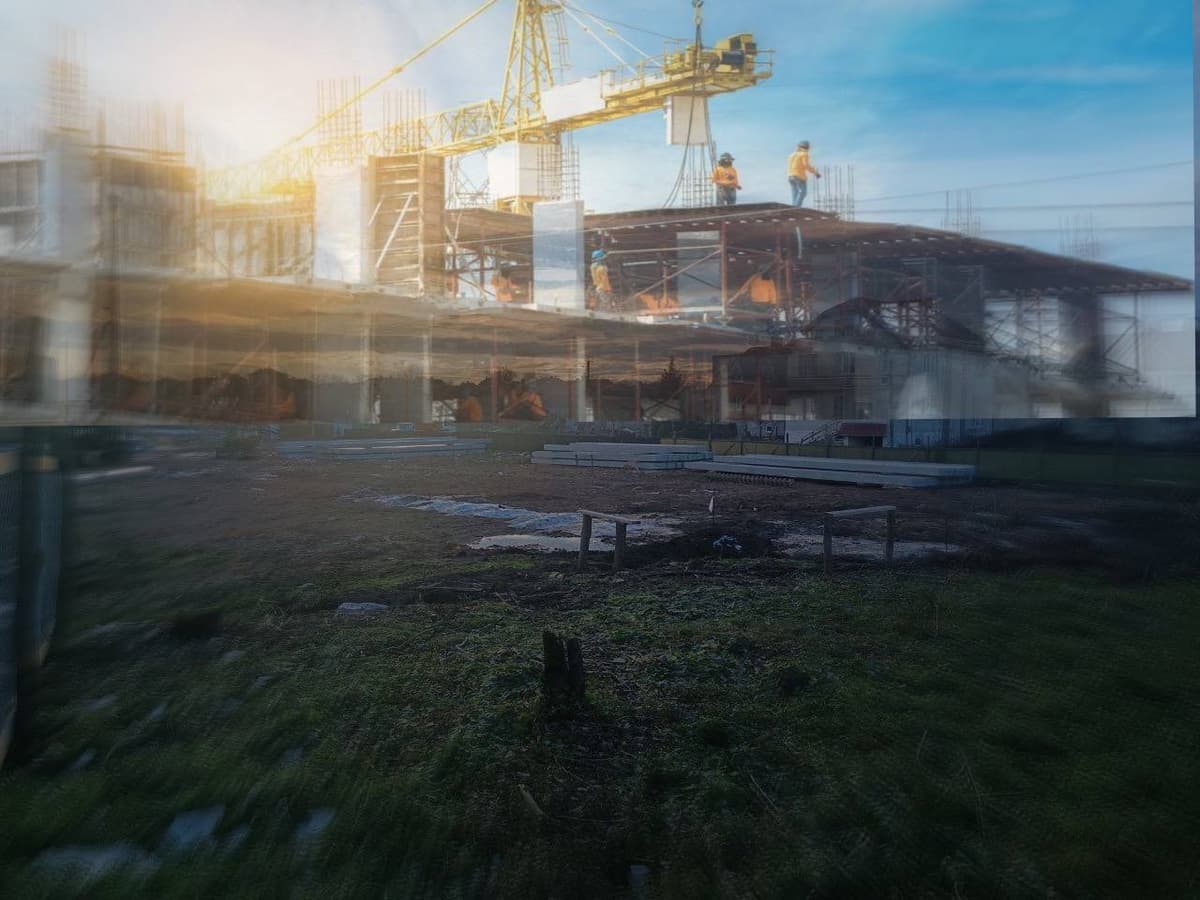 Критичне марнотратство? Як під час війни у Ходорові будують спорткомплекс