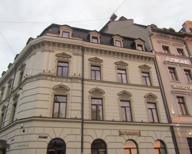 Ексдружина Дубневича хоче поновити оренду ділянки біля ТЦ у центрі Львова