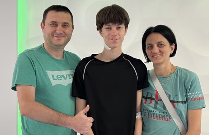 Пухлина у критично важливій ділянці шиї. Львівські лікарі врятували 15-річного хлопця