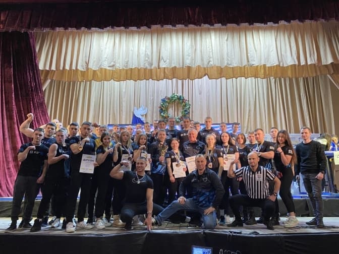 Армреслери зі Львівщини здобули понад 25 медалей на Кубку України