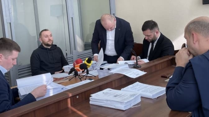 Суд продовжив запобіжний захід та зменшив заставу для Романа Гринкевича