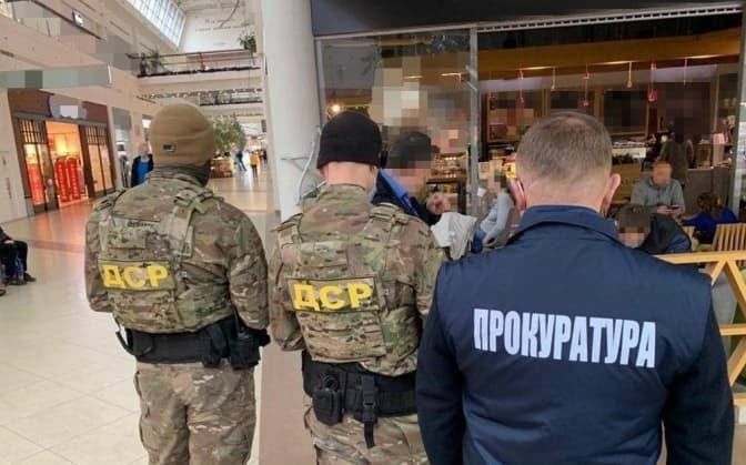У ТРЦ Львова на хабарі затримали одного з керівників обласного управління водних ресурсів