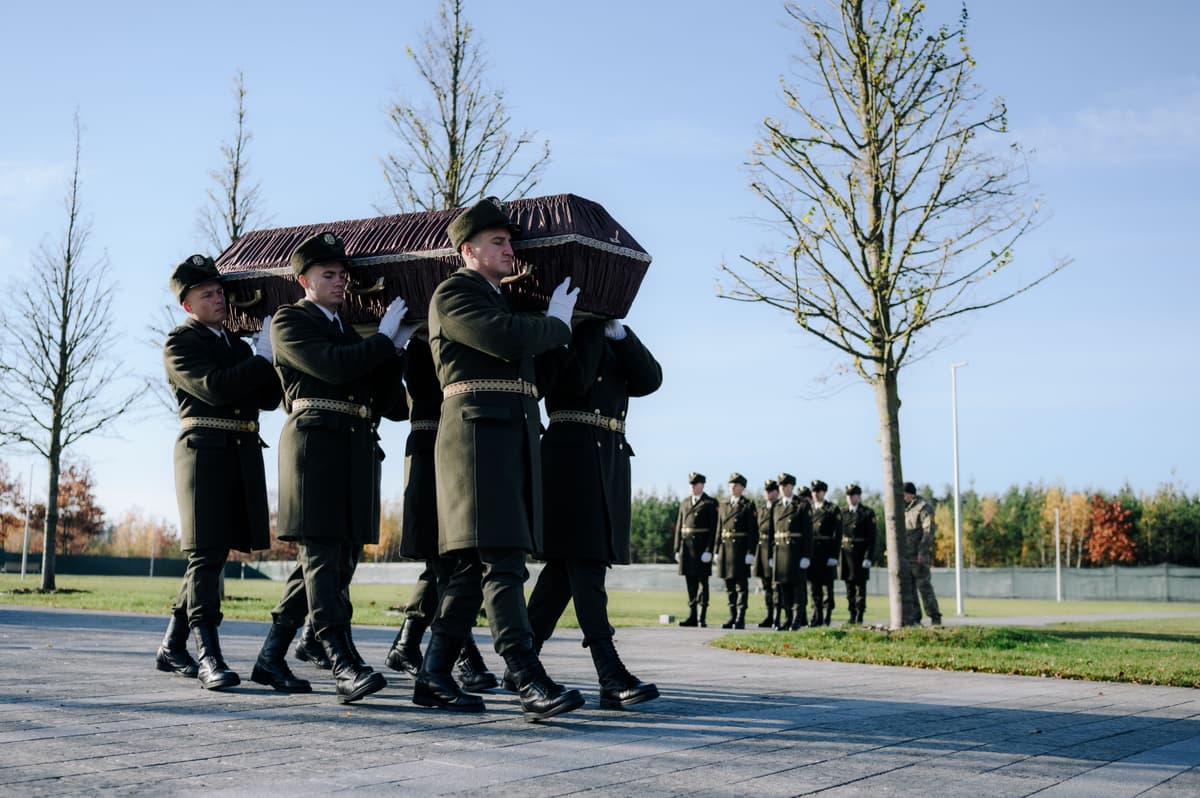 Як народжується пантеон новітніх героїв. Репортаж з меморіалу під Києвом