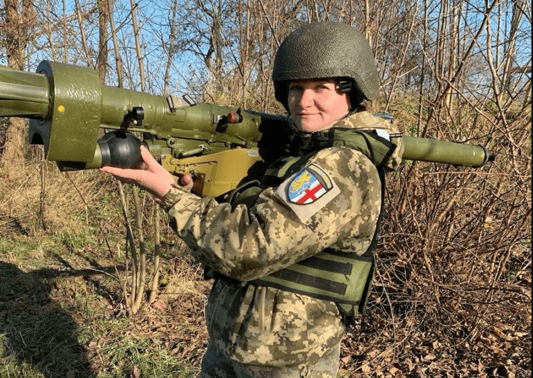 На заході України захисниця з ПЗРК знищила крилату ракету. Момент збивання показали на відео