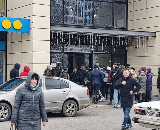 У Львові повідомили про замінування торгового центру та супермаркета