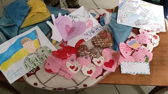 На Центральному залізничному вокзалі в Києві можна відправити валентинку на фронт