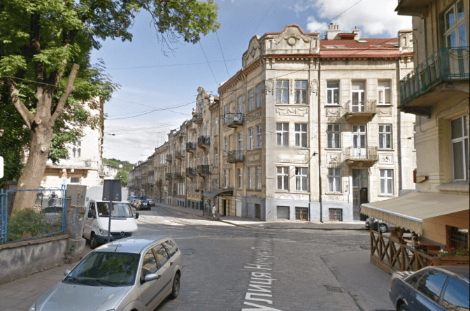 Сьогодні у Львові перекриють рух на частині вулиці Нечуя-Левицького. Схема об’їзду