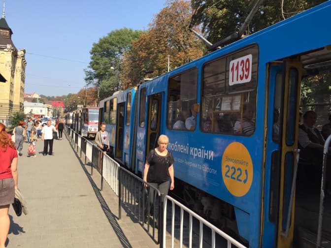 Ситуація на дорогах Львова: затори на вулиці Підвальній