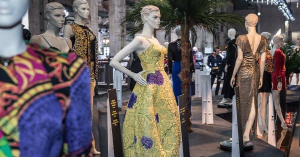 У Львові покажуть виставку робіт Джанні Версаче. Де подивитися