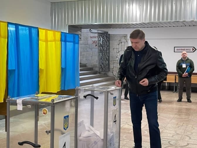 Вибори ректора Львівської політехніки та що за вибухи пролунали в Івано-Франківську. Підсумки доби