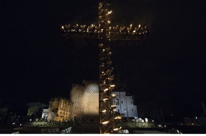 Участь українських і російських жінок у Хресній Дорозі в Колізеї неможлива, – посол України у Ватикані