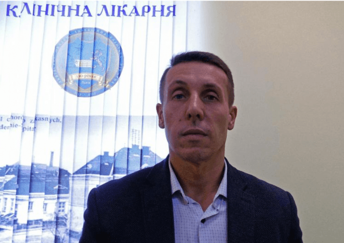 Відомий львівський інфекціоніст намагався виїхати з України за 15 тисяч доларів