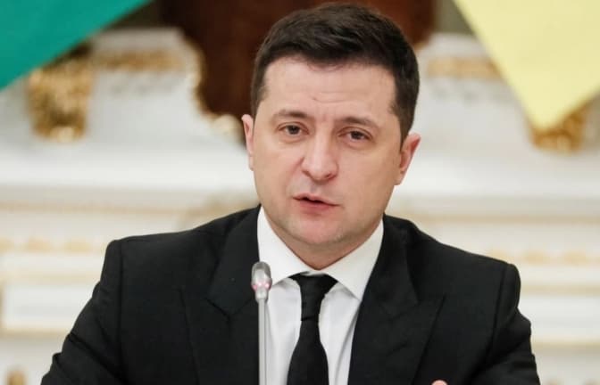 Через паніку Україна може втратити економіку, – президент Зеленський