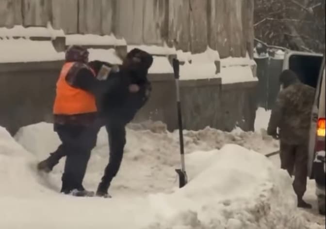 скриншот із відео