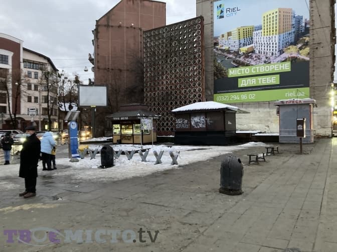 Цього року на вулиці Бандери демонтують аварійну стінку і облаштують громадський простір