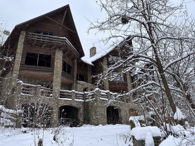 Незаконна будівля у львівському парку «Знесіння». Забудовник подав апеляцію