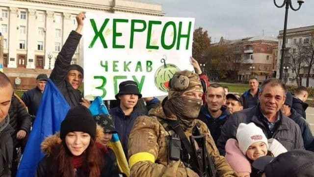 У кілька мікрорайонів Херсону вже частково подали електроенергію