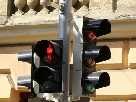 У Львові вже втретє змінили роботу світлофора на Княгині Ольги