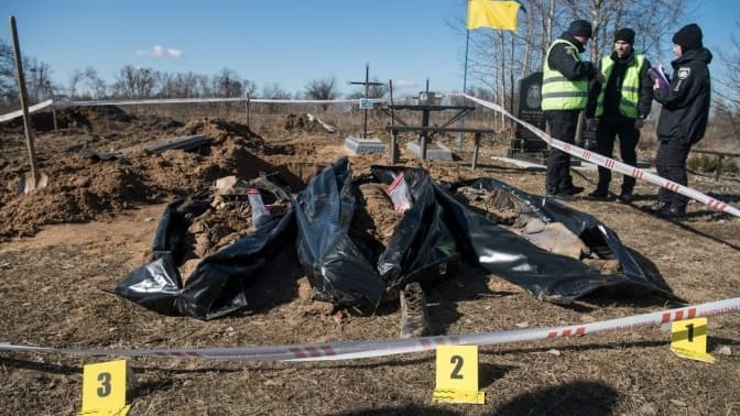 Після деокупації на Київщині виявили 15 місць масового поховання і три катівні. Досі не ідентифікували 195 убитих
