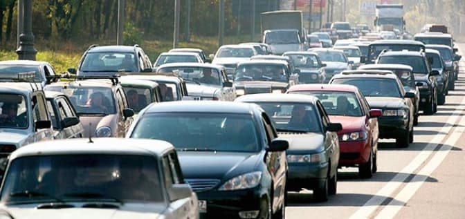 Ситуація на дорогах Львова: на вул. Кульпарківській затори та ДТП