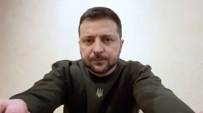 Зеленський увів санкції проти 185 компаній та осіб, які перевозять окупантів та їхню зброю