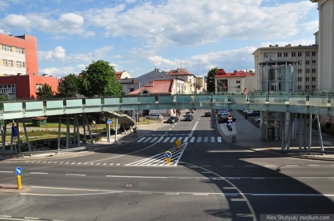 Де поблизу Львова збудують надземні переходи. Відео