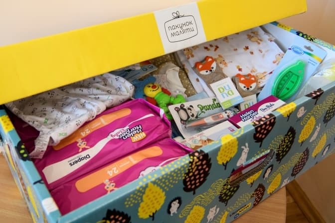 Жодних «живих» грошей матусі не отримають. Як видаватимуть 5 тис. грн замість «Пакунку малюка»