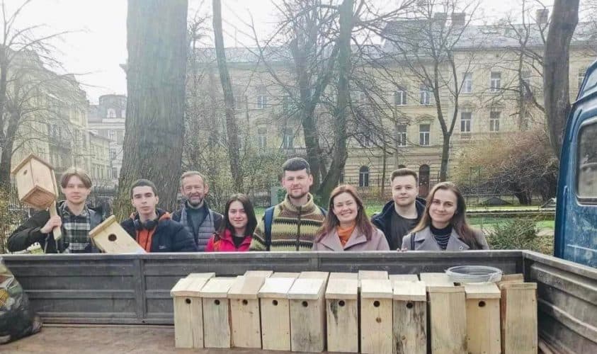 У одному з львівських парків встановили гніздівлі