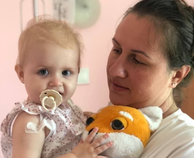 Львівські медики врятували однорічну дівчинку з пухлиною в грудях