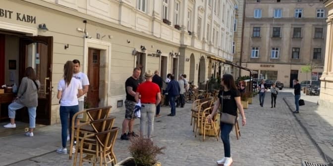 Новий антирекорд з Covid-19 у світі та дача Зеленcького. Головне за ніч і минулу добу