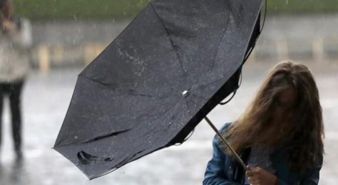 Львів’ян попереджають про ожеледицю та сильний вітер