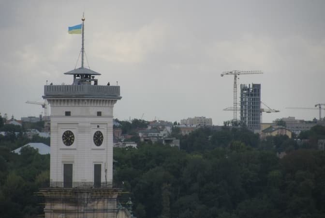 Львів'ян попереджають про шахрайство і подвійний продаж житла у будинку на Володимира Великого