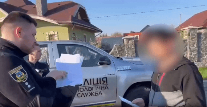 Поліція вилучила з розплідника собак, які напали на матір з дитиною на Київщині