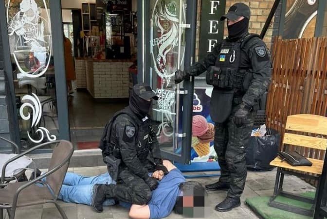 У Києві чиновників Дніпровської РДА викрили на злочинній схемі з 90-х