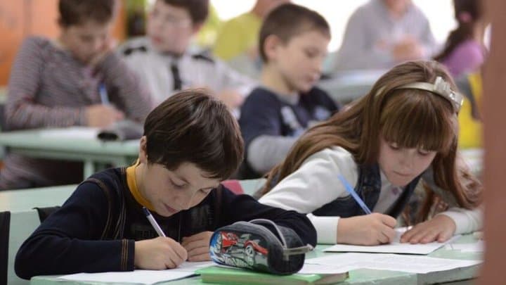 Через брак тепла Київ тимчасово об’єднує школи та садочки