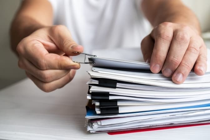 Оформити документи в Україні тепер дорожче. Як змінилися ціни