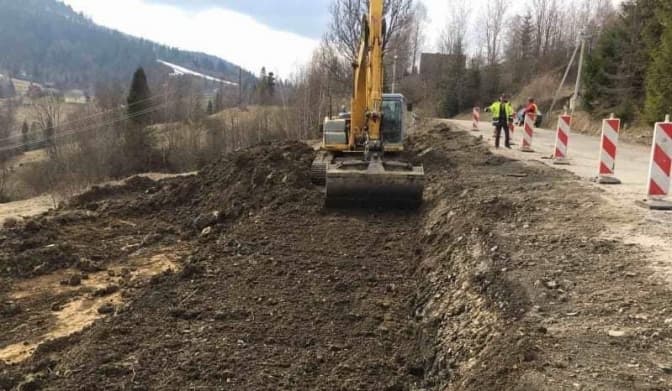 На Львівщині розпочали ремонт дороги Завадка – Козьова. Фото