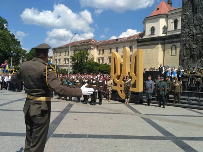 Як у Львові відзначали Свято Героїв. Фото