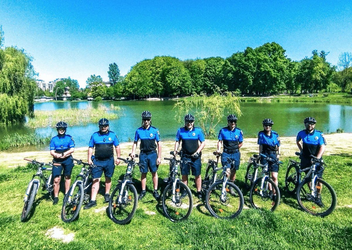 На вулиці Львова виїхав велопатруль. Стежитимуть за порядком в місті