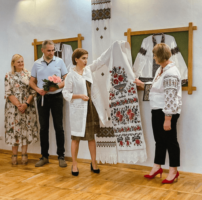 У музеї на Львівщині презентували вишиванки з колекції етнографині