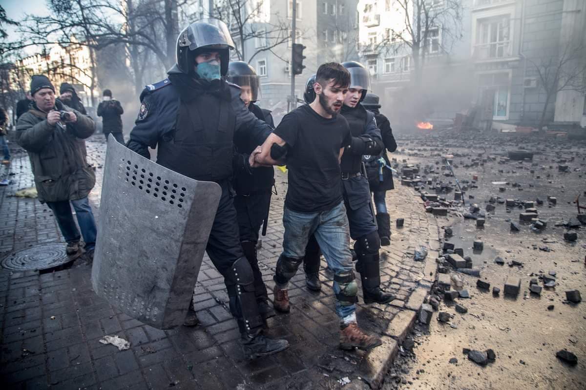 Розмова з військовим про Перемогу та як можуть змінити район біля 8-ї лікарні. Підсумки доби